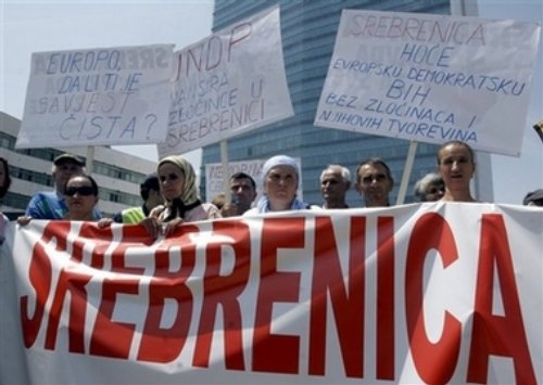 [Srebrenica+Genocide+Mothers+of+Srebrenica.jpg]
