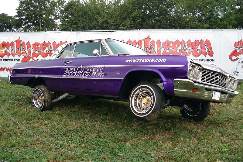 [800px-Chevy_Impala_Coupe_Lowrider.jpg]