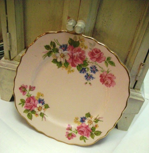 [cluster+of+flowers+pink+plate.jpg]