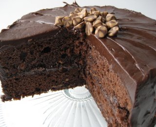 [chocolate+cake+with+peanut+butter.jpg]