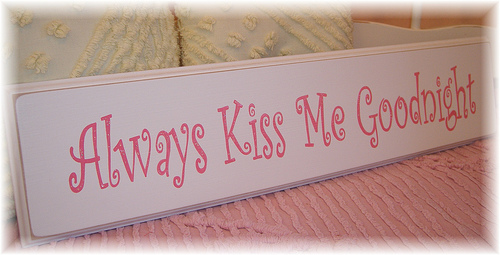 [always+kiss+me+sign.jpg]