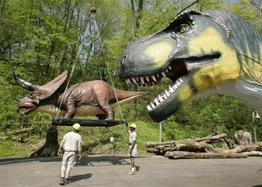 [TyrannosaurusTorosaurusCleveland.jpg]
