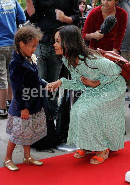 [thandie+and+daughter.jpg]