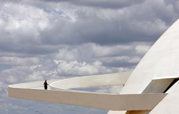 [Niemeyer+GD5623302@The-ramp-of-B0007-6950.jpg]