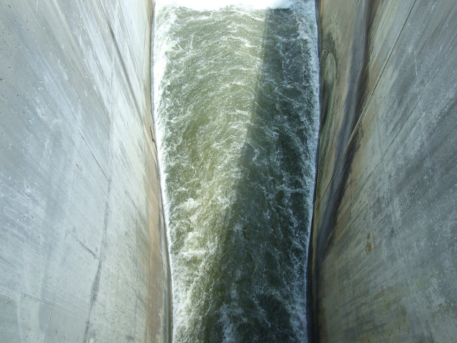 [Clinton+Lake+spillway+~+looking+down+from+above.jpg]