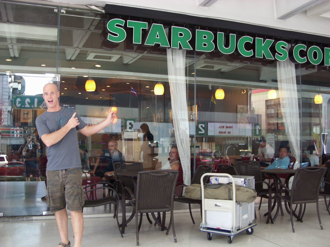 [Charles_Starbucks_Bangkok.jpg]