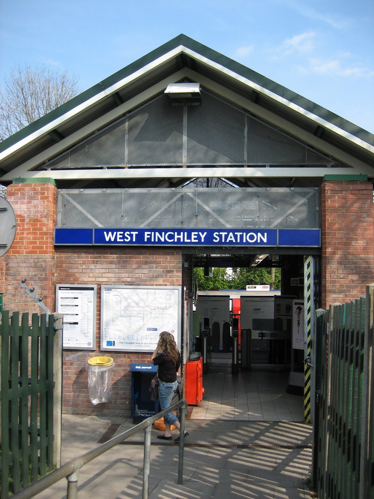 [West+Finchley+2.jpg]