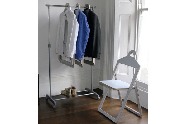 [hanger+chair.jpg]