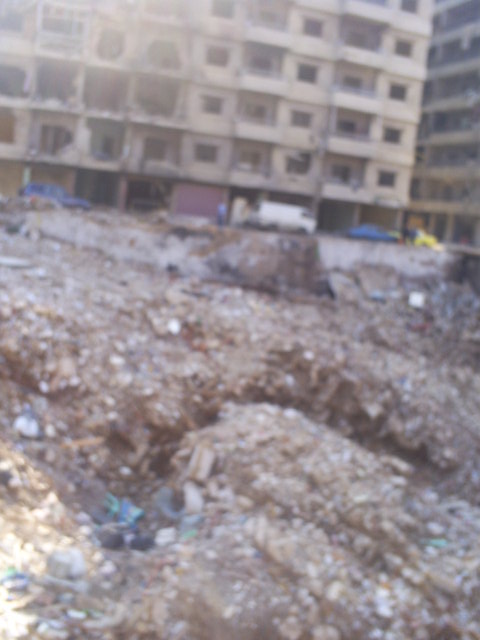 [Edifício+destruído+no+Sul+de+Beirute.JPG]