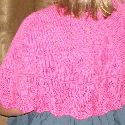 detail: allover lace and Sweetheart border