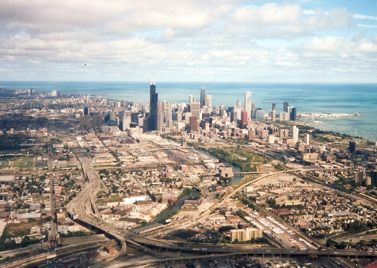 [Chicago_-_1999_flight_over_S-N-E_of_city_1revzoomlr.jpg]