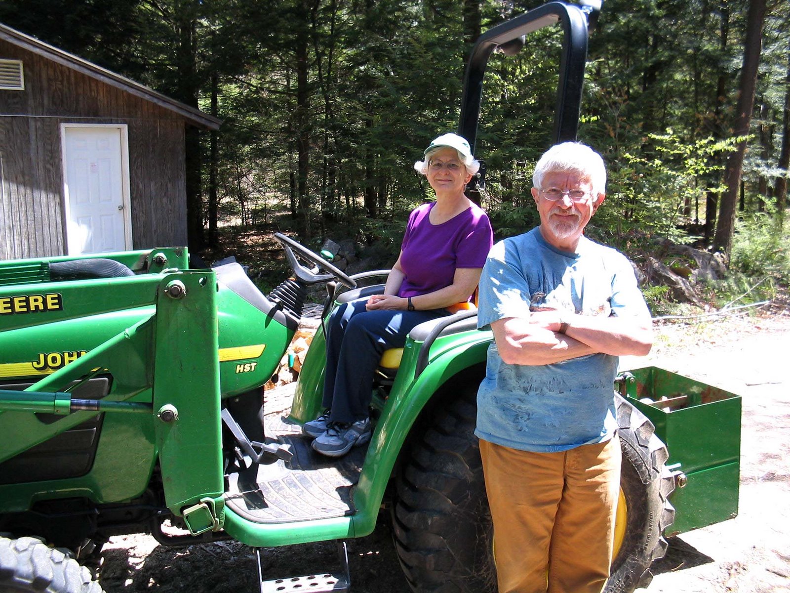 [Linda+and+Joe+on+tractor+2008.jpg]