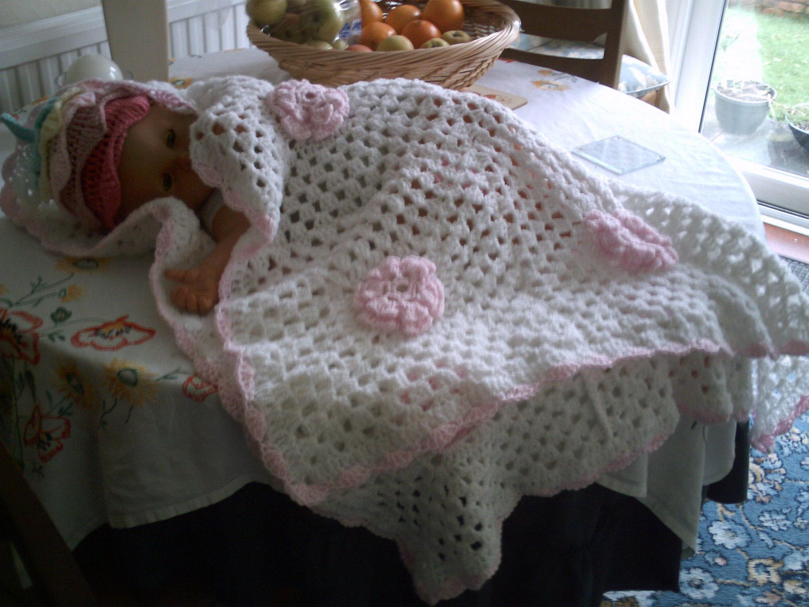 [Crochet+flower+shawl+detail+(13).JPG]