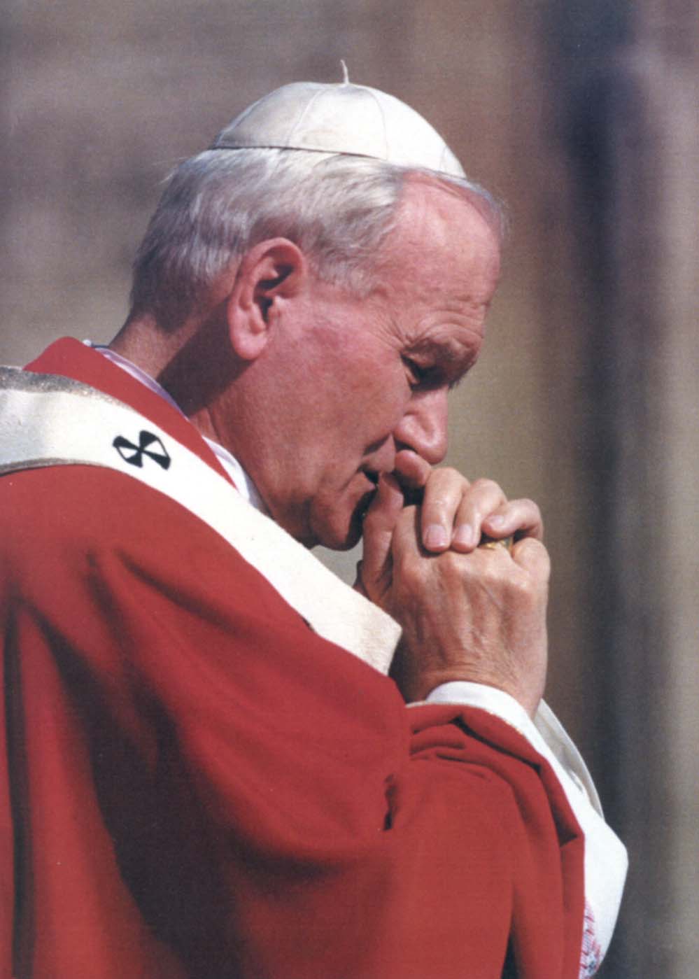 [Pope+John+Paul+II+In+Prayer.jpg]