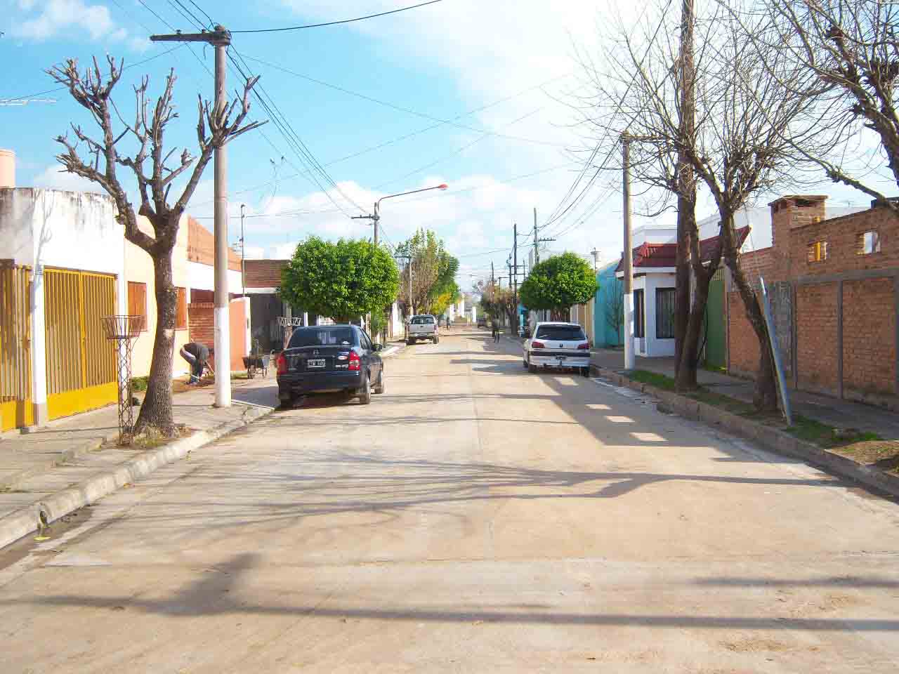 [pavimentacion+de+la+calle+Jamaica+en+el+barrio+Costa+de+las+Rosas-+Foto+para+publicidad1.jpg]