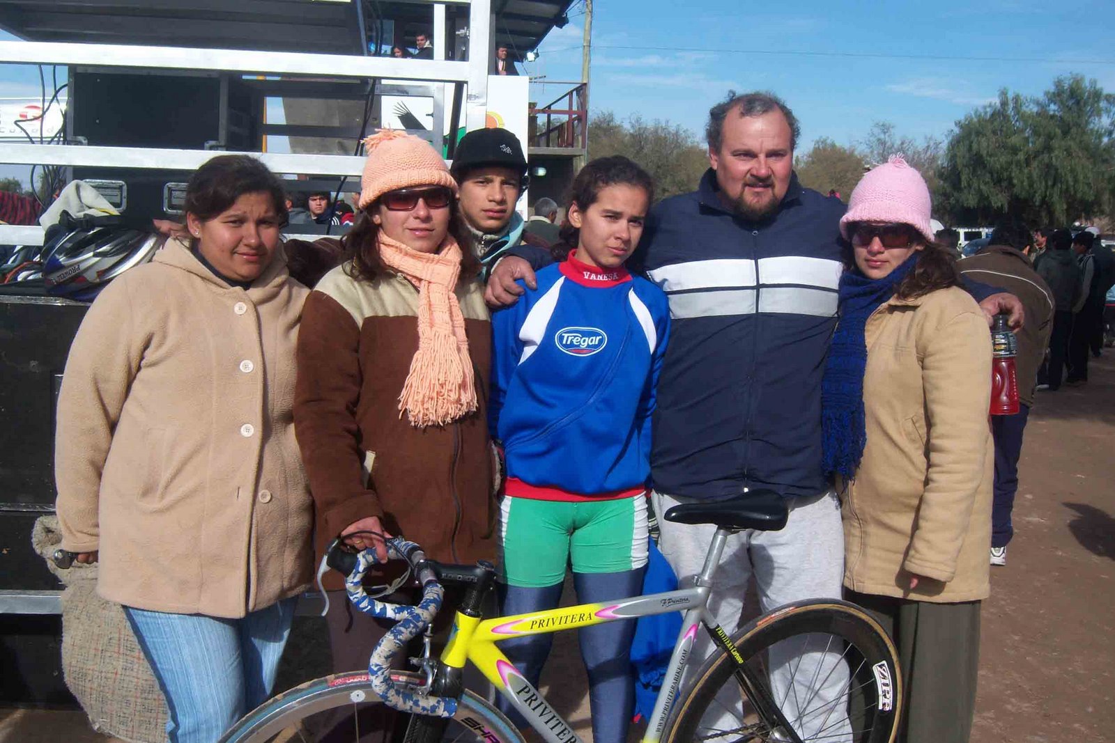 [La+ciclista+goyana+Vanesa+Rios+(de+buzo+azul)+finalizo+en+4to+lugar+en+el+Torneo+de+Catamarca.jpg]