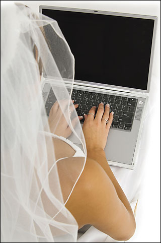 [laptop_bride.jpg]