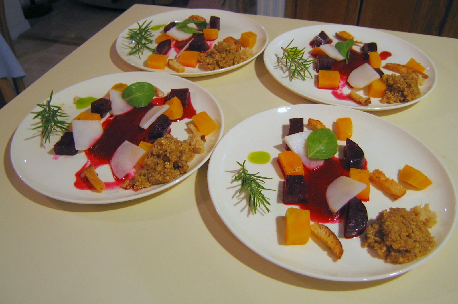 [20070817+Plates-Beet+Salad+wRedBeet+Redctn,Walnut+Chtney,Arugula,Hrseradsh+(Daniel+Boulud+recipe).jpg]