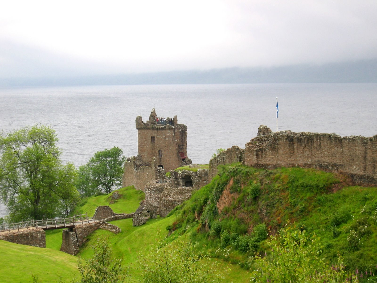 [48+Urquhart+Castle+9+-+Loch+Ness.jpg]