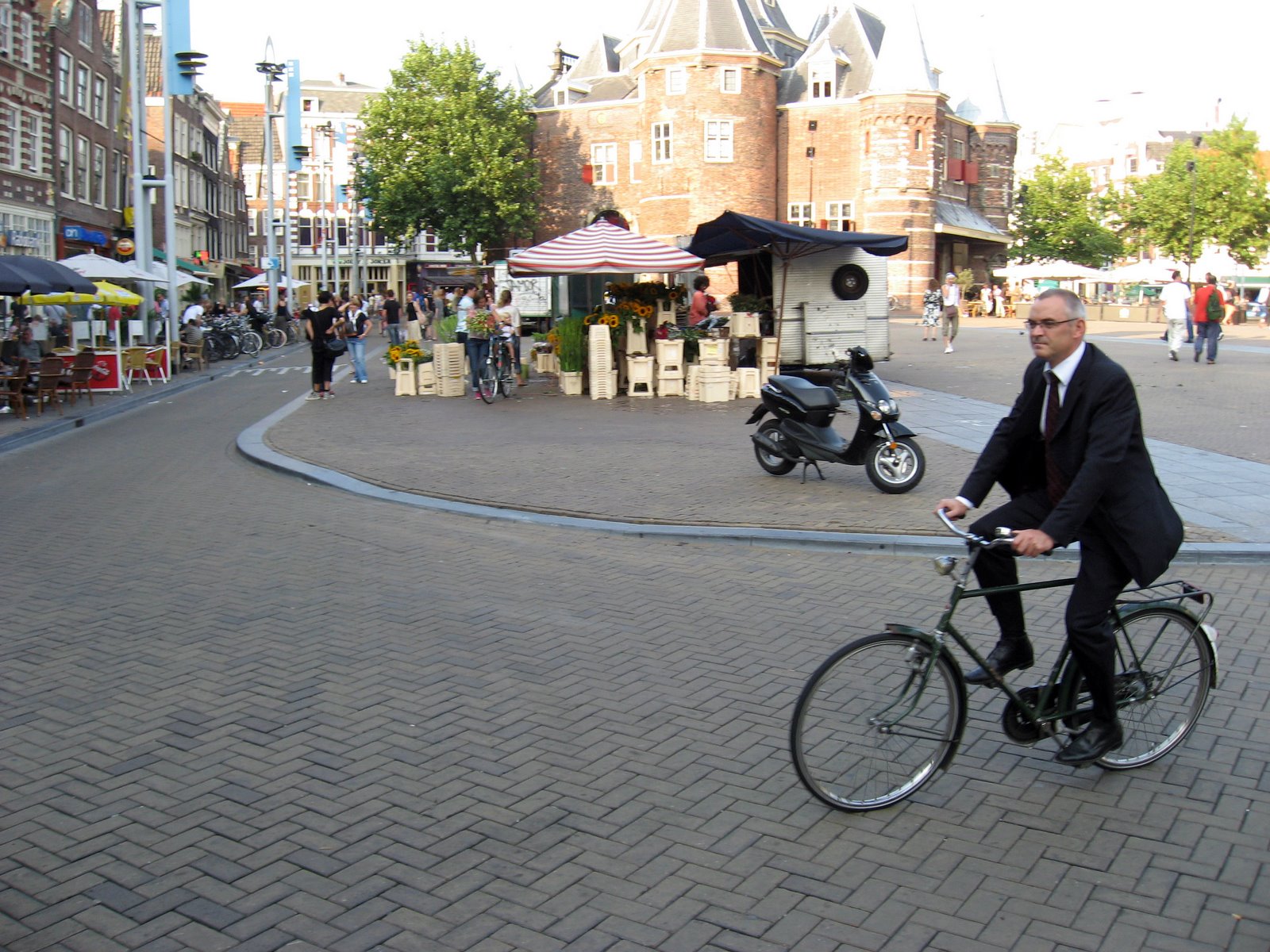 [amspo1b_amsterdam_bicycle_suit.jpg]