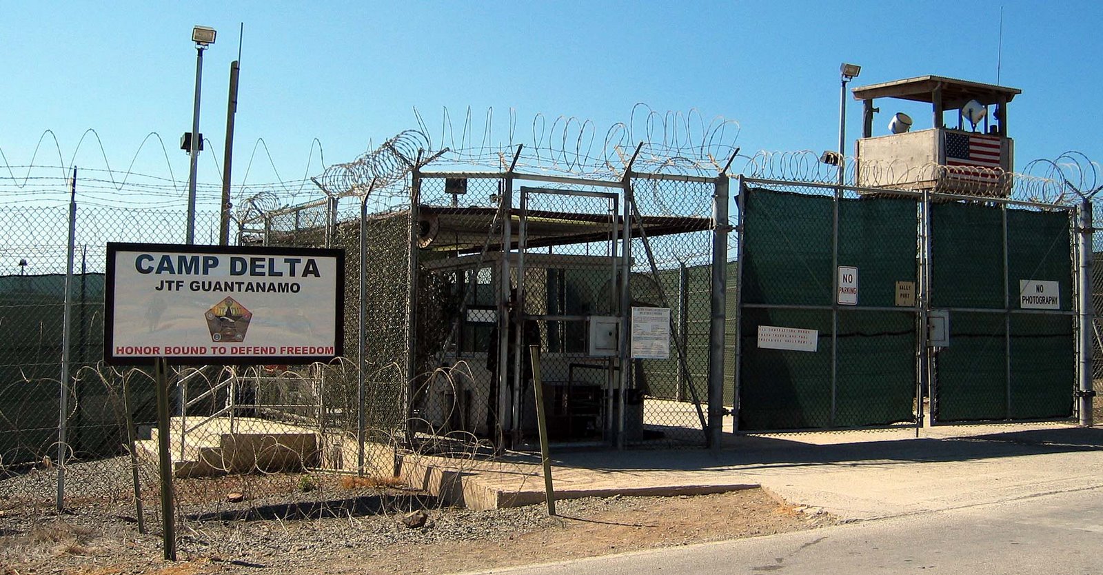 [Camp_Delta,_Guantanamo_Bay,_Cuba.jpg]