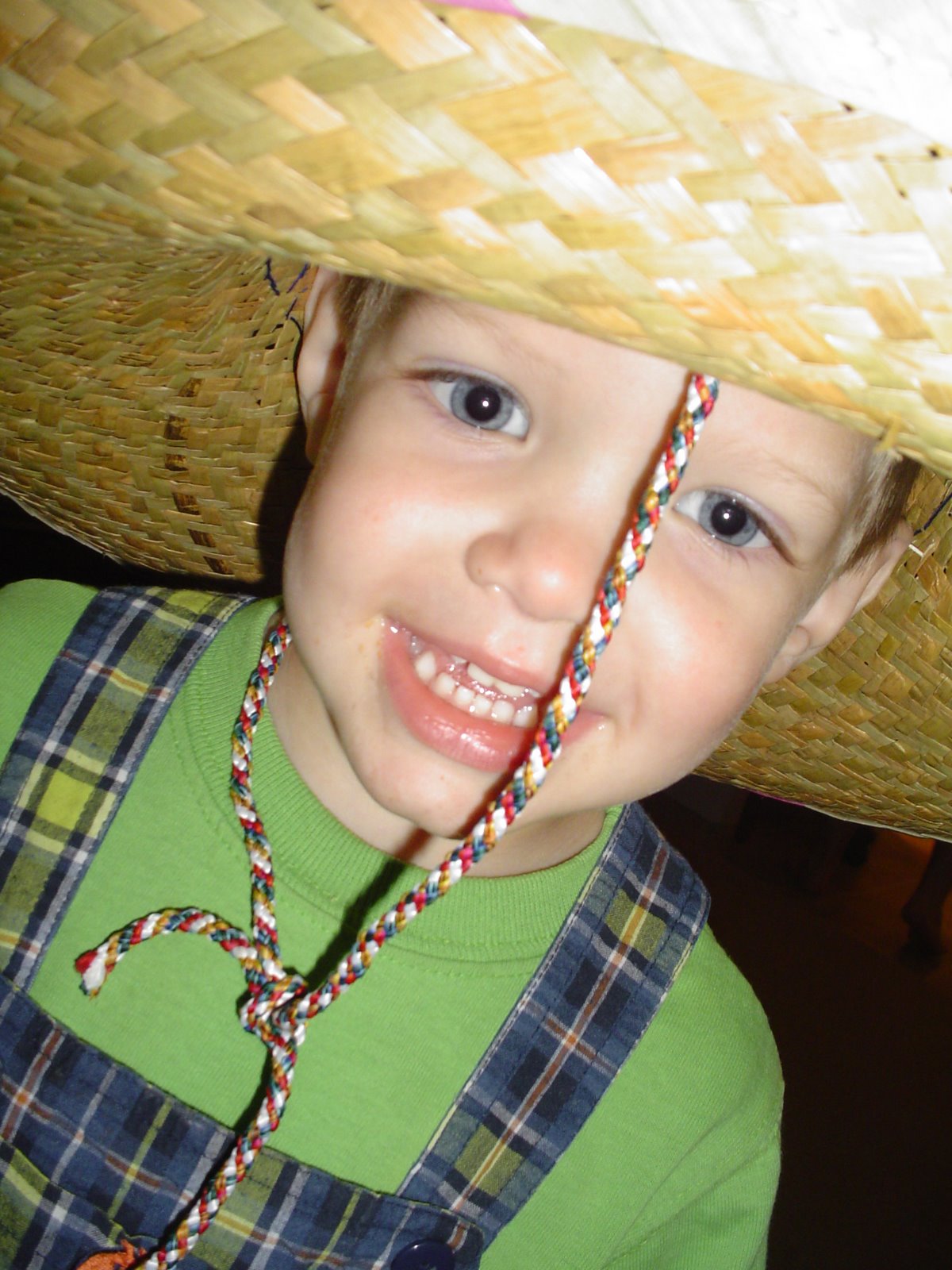 [My+little+sombrero+boy.jpg]