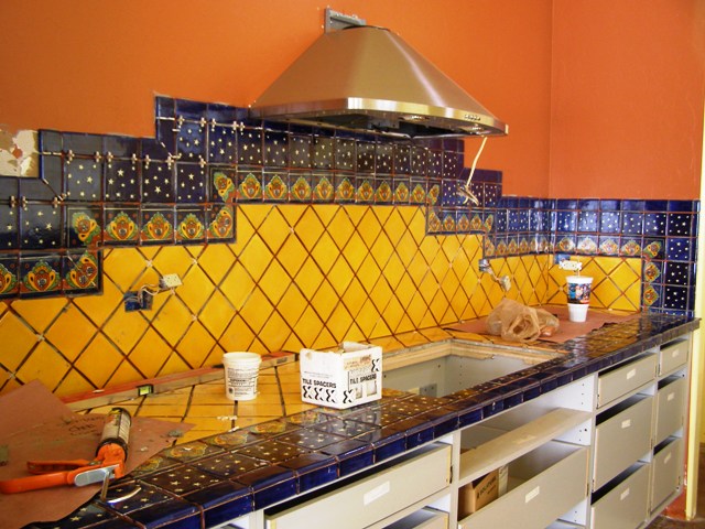 [Wk+56+Kitchen+cooktop+tile+1.JPG]
