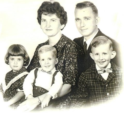 [family_1962.jpg]