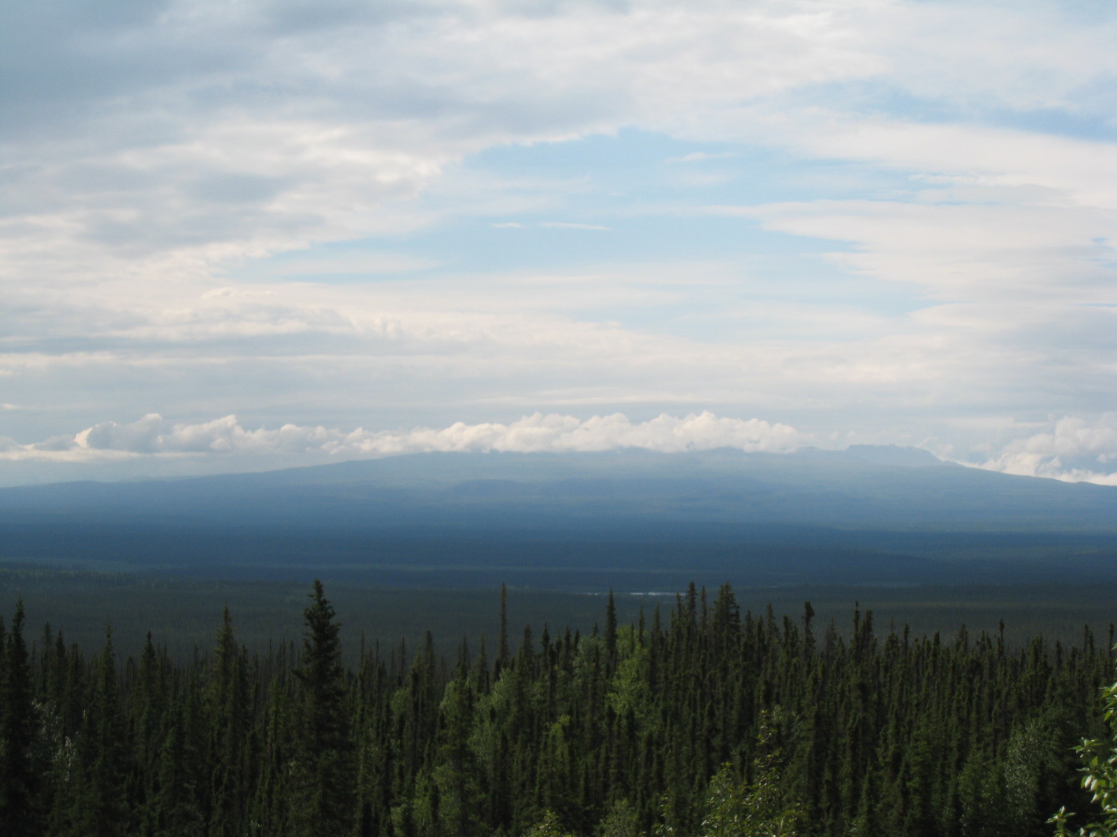 [01+Wrangell-Saint+Elias+Range+still+covered+in+a+few+clouds,+but+mainly+blue+sky+that+day.JPG]