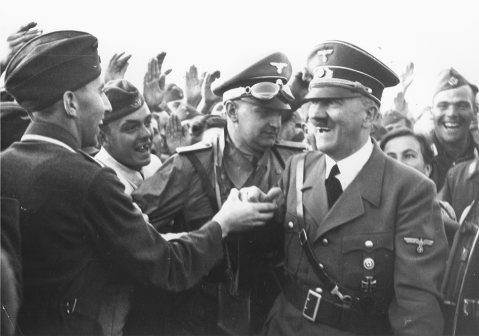 [Hitler+laugh+a+minute..jpg]