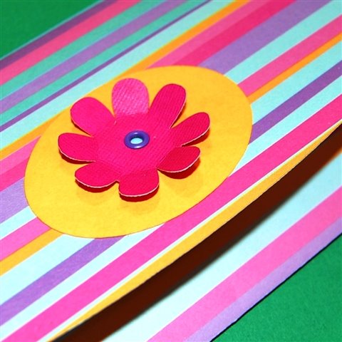 [flower+with+edges+turned+up+on+check+holder.jpg]