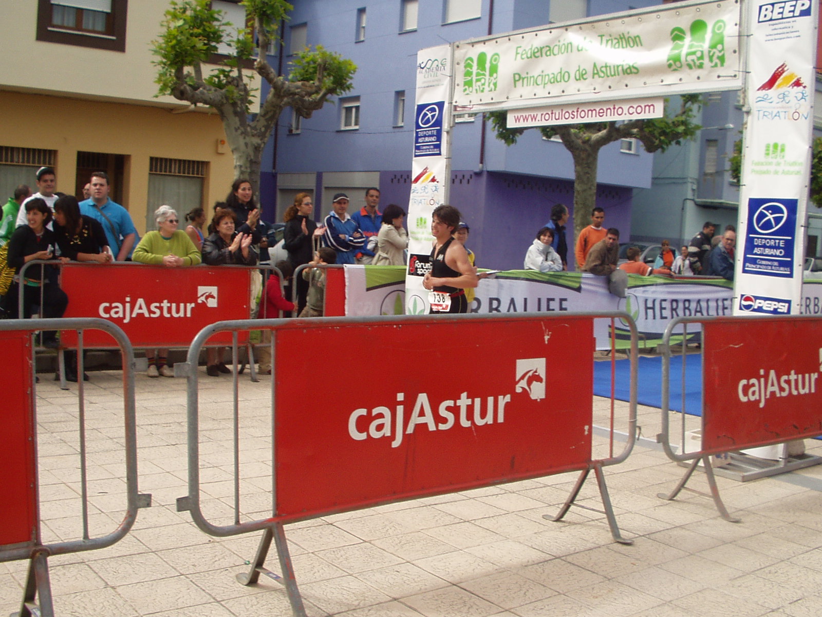 [31.Triatlon+San+Esteban+de+Pravia+(27-05-07).JPG]