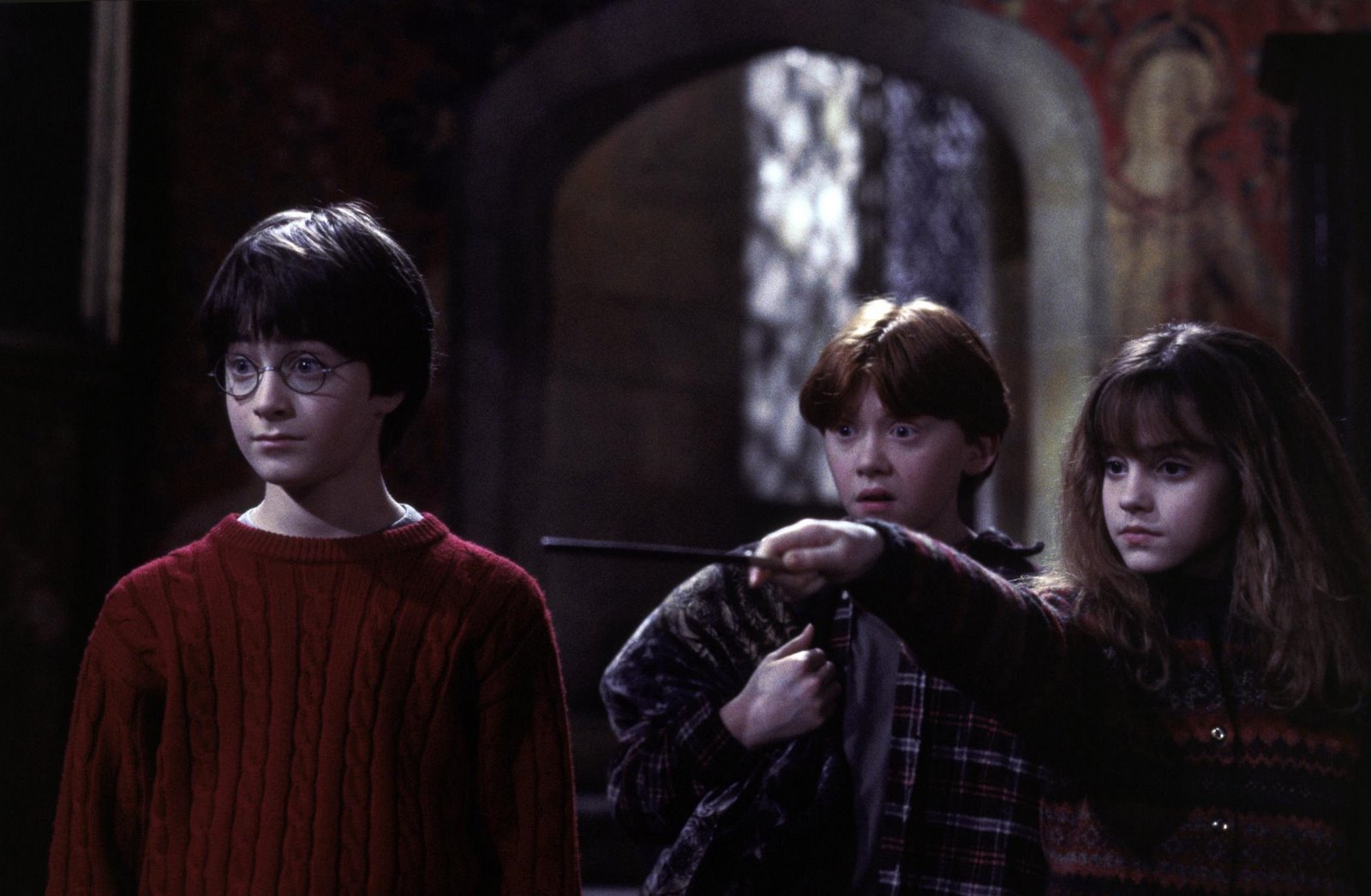 [harry_potter_and_the_sorcerer's_stone_001.jpg]