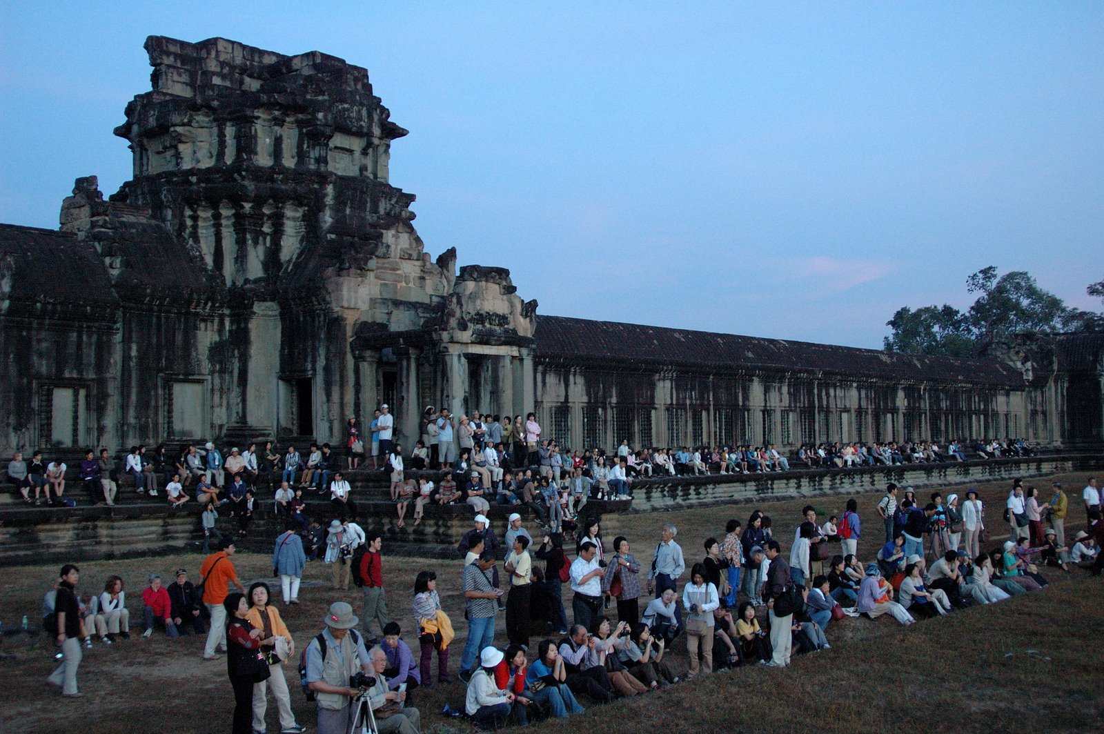 [DSC_0763-Angkor-AngkorWat-Waiting4Sunrise.jpg]