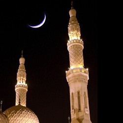 [ramadan_moon_mosque_4.jpg]