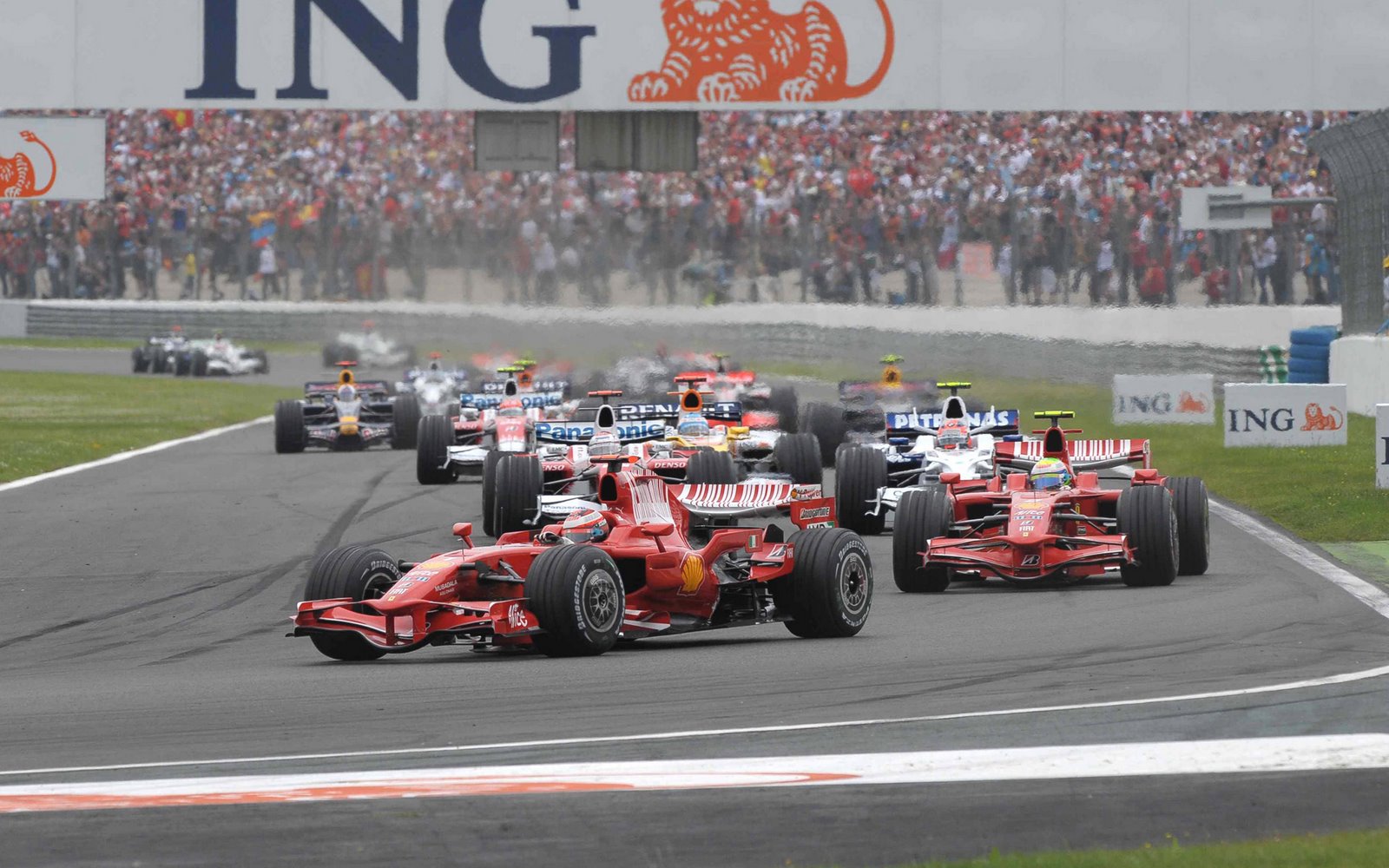 [Sunday+Race+in+France+Magny+Cours,+F1+2008+88.jpg]