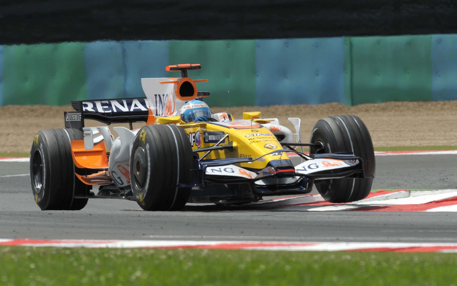 [Fernando+Alonso+Renault+Friday+Free+Practise+France+Magny+Cours+7.jpg]