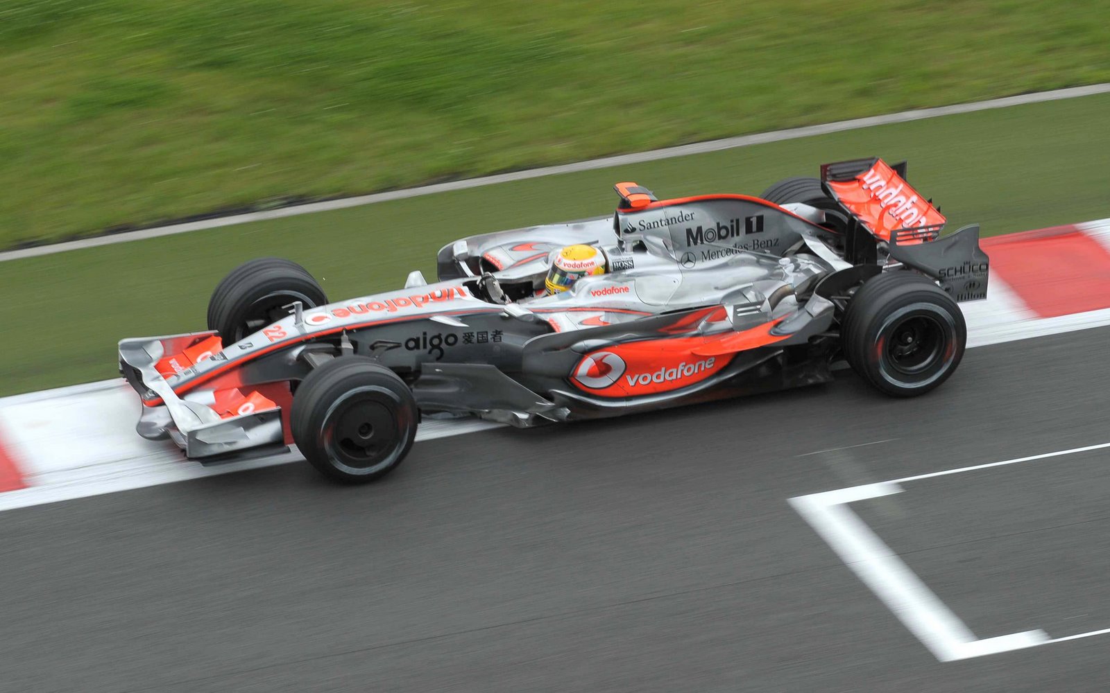 [Lewis+Hamilton+McLaren+Mercedes+Saturday+Qualifying+session+France+Magny+Cours,+F1+2008++17.jpg]