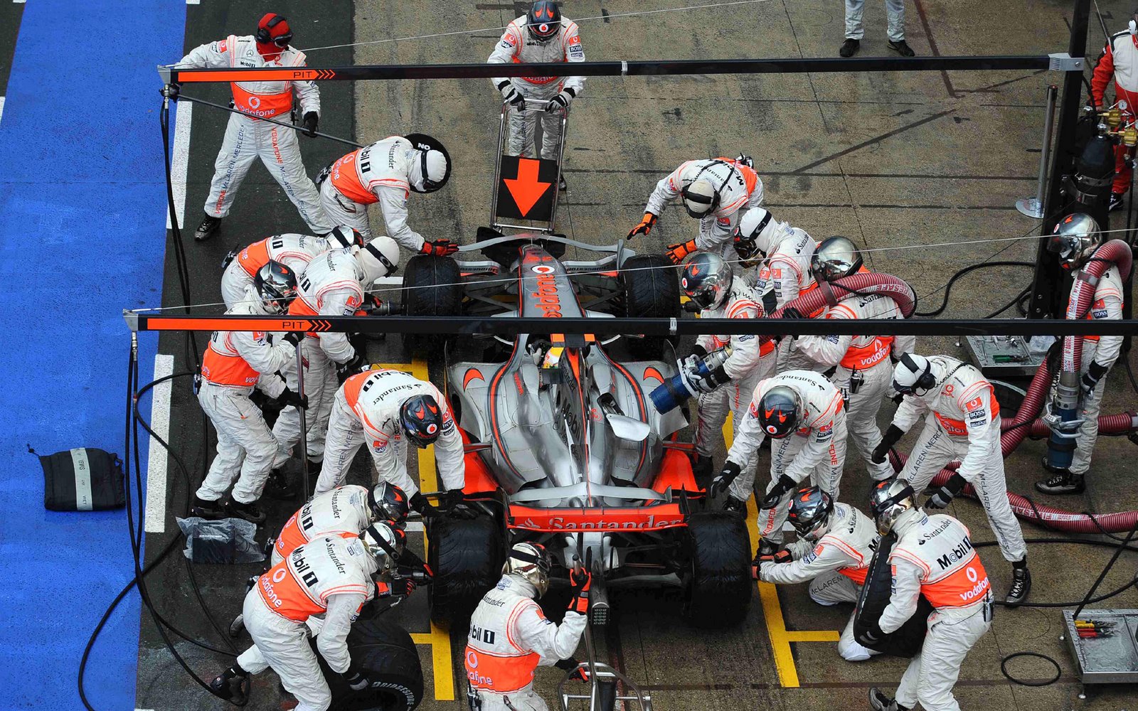 [Lewis+Hamilton+McLaren+Mercedes+British+Grand+Prix,+Silverstone+Sunday+Race+77.jpg]