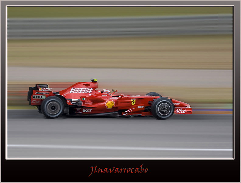 [2008_F1_Cheste_Ferrari_MG_6100_red.jpg]