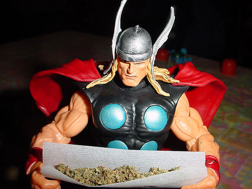 [Thor-rolls-a-joint-01.jpg]