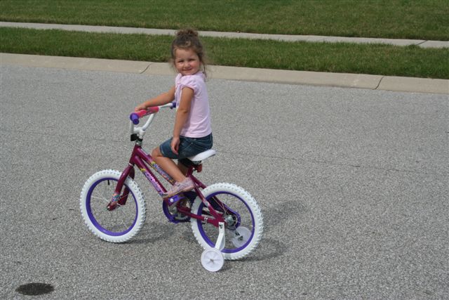[July+2008+Strawberry+picking+Hailey's+bike+090.jpg]