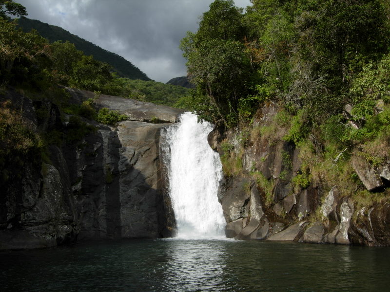 [21+-+waterfall+on+mulange.JPG]