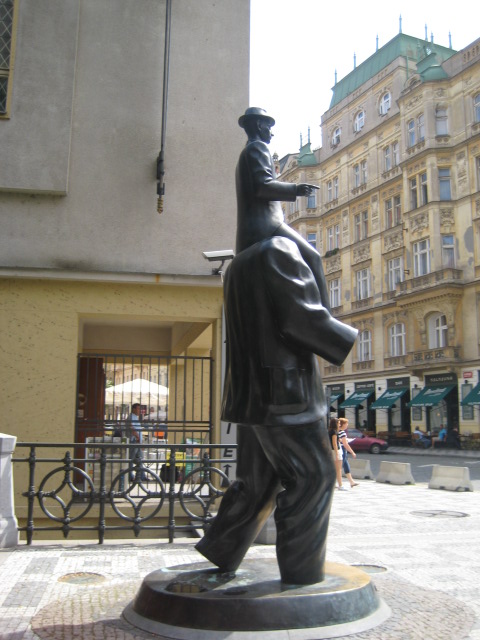 [Kafka+Statue,+Jaroslav+Rona,+Jewish+quarter,.JPG]