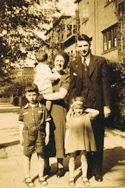 משפחת גרונמן: יעקב (יאפ), האם מרים, והילדים שלמה, שוש ודבורה