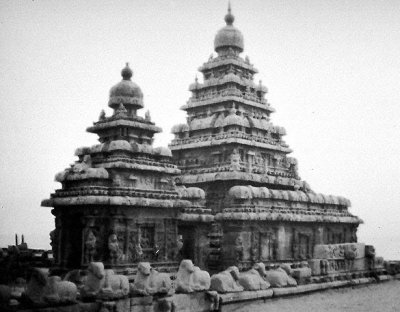 [mahabalipuram-temple-01.jpg]