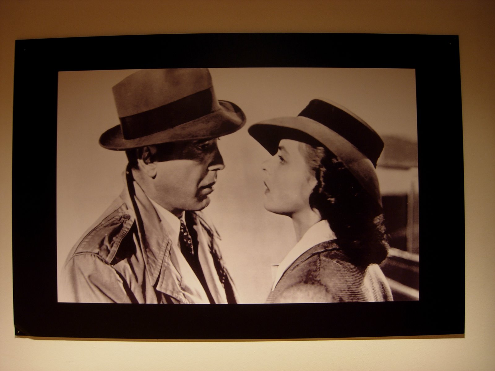 [Bogart+y+Bergman+en+Casablanca.JPG]