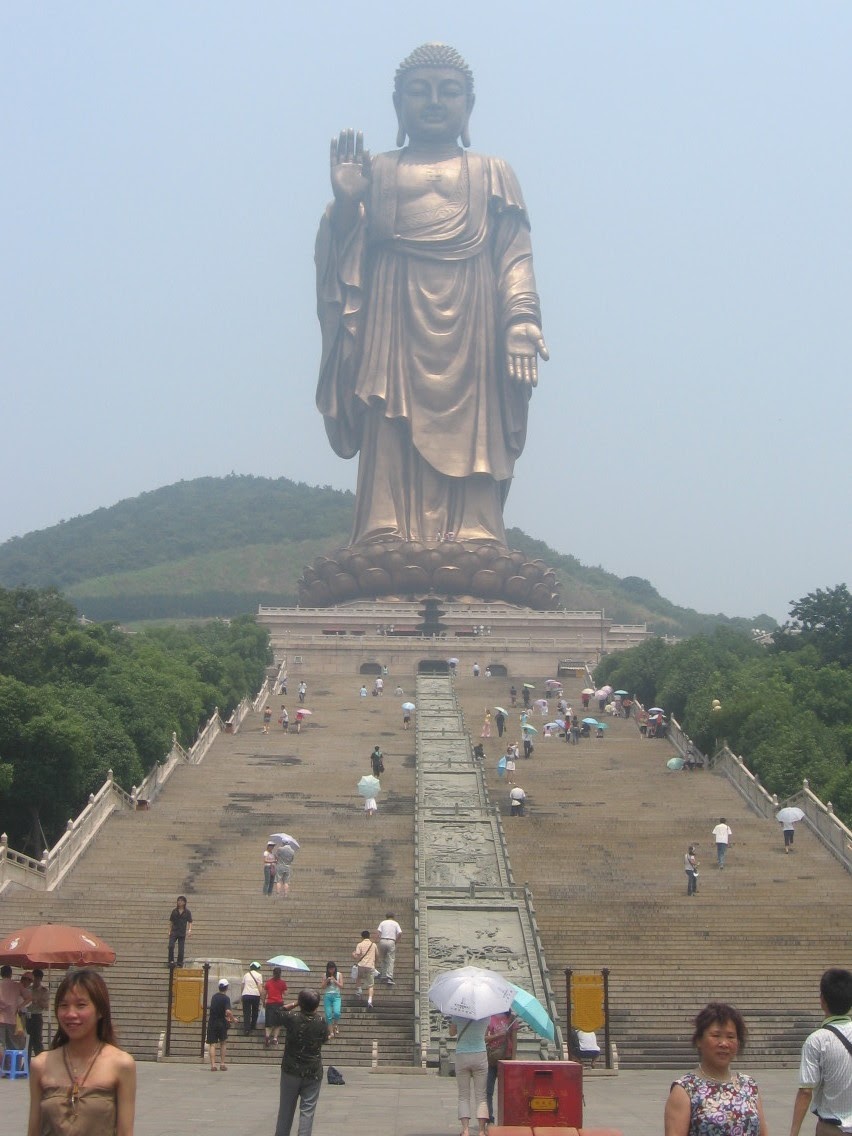 [Grand_Buddha_at_Ling_Shan(99_Steps).jpg]