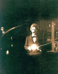 [200px-Twain_in_Tesla's_Lab.jpg]
