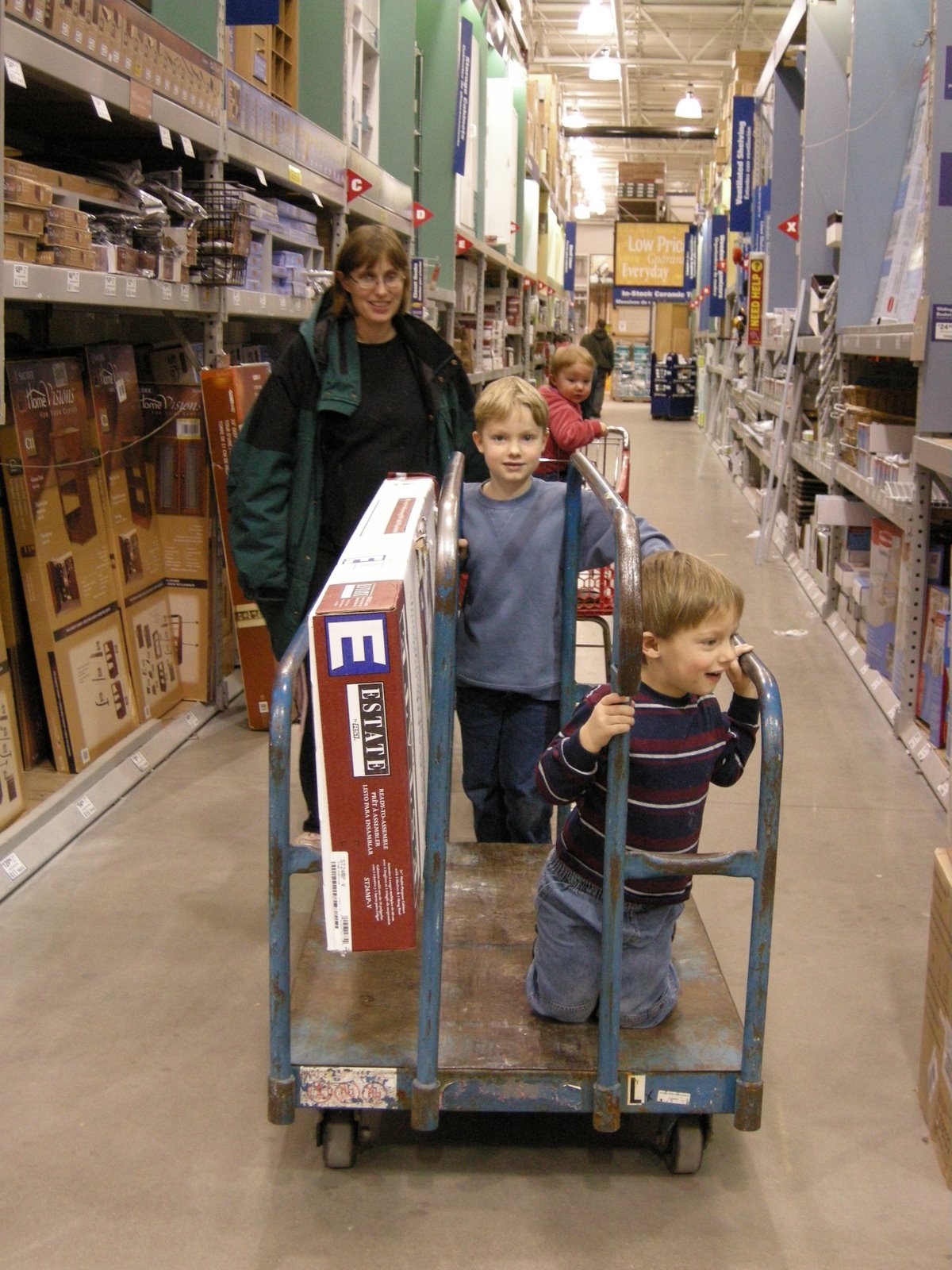 [family+at+Lowes+(1).JPG]